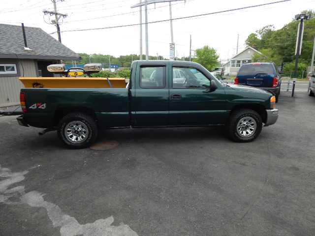 2005 GMC Sierra 1500 LE Sedan