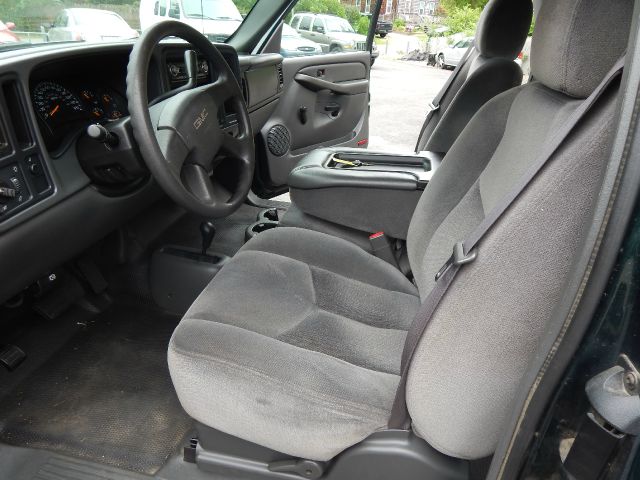 2005 GMC Sierra 1500 LE Sedan