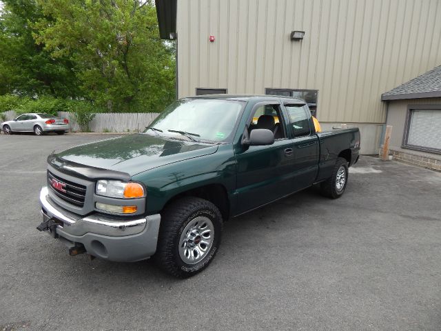 2005 GMC Sierra 1500 LE Sedan