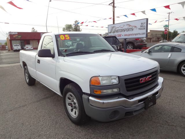 2005 GMC Sierra 1500 Short Box Standard