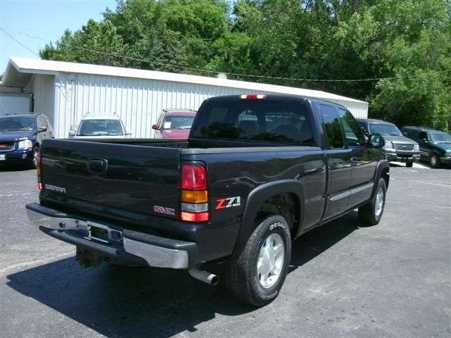 2005 GMC Sierra 1500 Standard 4X4 Hardtop