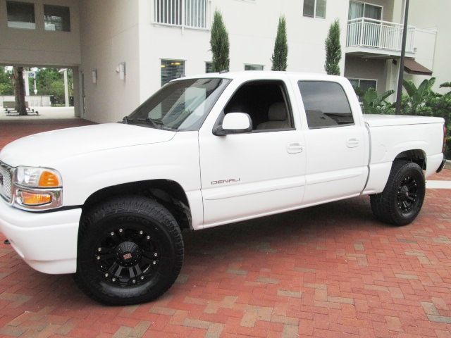 2005 GMC Sierra 1500 4WD 4dr AT