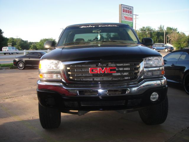 2005 GMC Sierra 1500 Standard 4X4 Hardtop