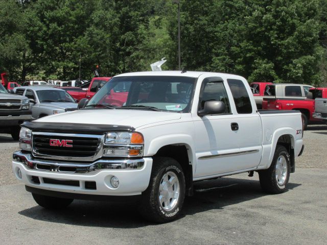 2006 GMC Sierra 1500 X4WD