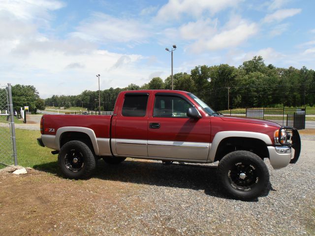 2006 GMC Sierra 1500 4WD Supercab 133 SVT Raptor