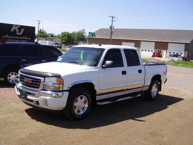 2006 GMC Sierra 1500 4dr Sdn Touring Signature RWD Sedan