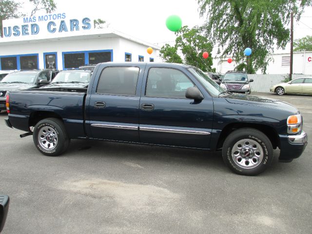 2006 GMC Sierra 1500 XLE Passenger Van