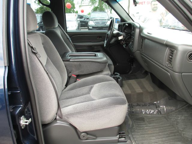 2006 GMC Sierra 1500 XLE Passenger Van