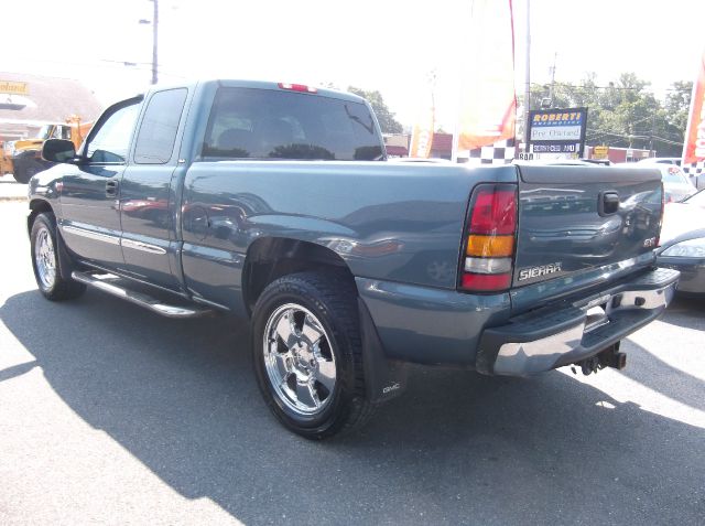 2006 GMC Sierra 1500 4WD EXT LT