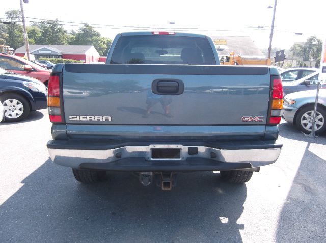 2006 GMC Sierra 1500 4WD EXT LT