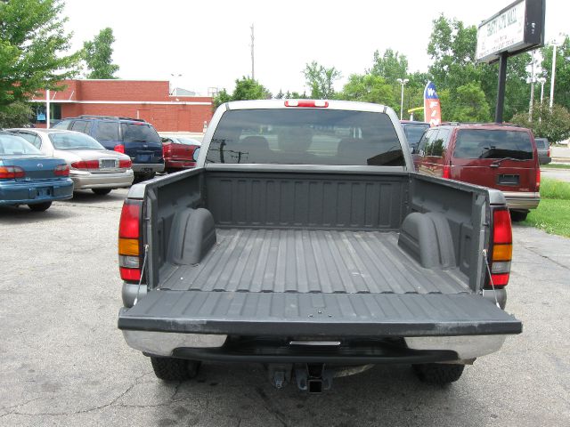 2006 GMC Sierra 1500 250H Premium Sedan 4D