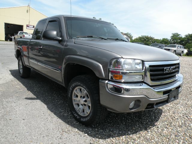 2006 GMC Sierra 1500 4WD Supercab 133 SVT Raptor