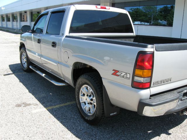 2006 GMC Sierra 1500 SLE Sierra 2WD