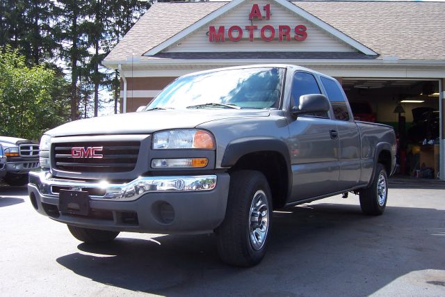 2006 GMC Sierra 1500 L Sedan 4D