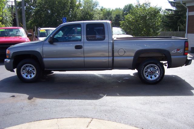 2006 GMC Sierra 1500 L Sedan 4D