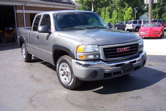 2006 GMC Sierra 1500 L Sedan 4D