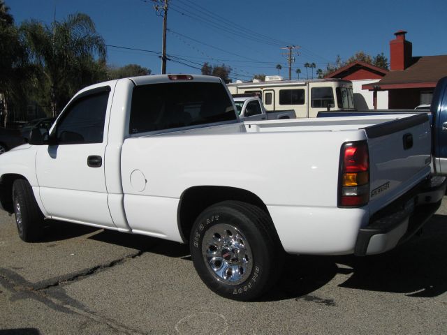 2006 GMC Sierra 1500 Denali EASY Finance