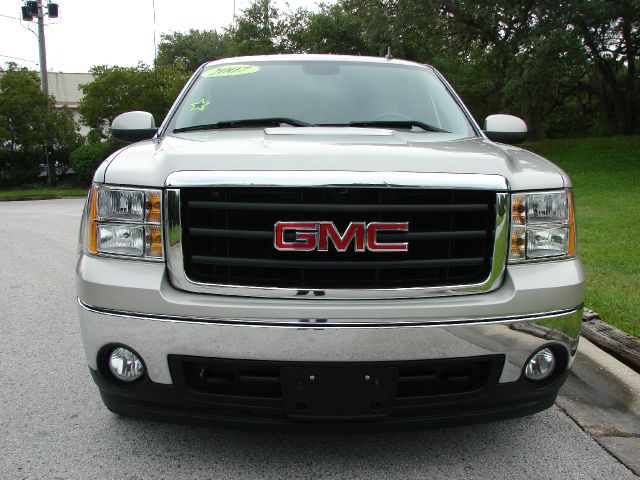 2007 GMC Sierra 1500 2WD Crew Cab 143.5