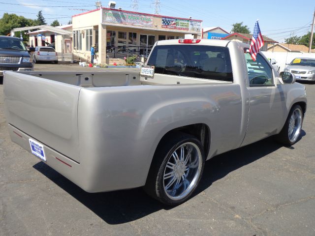 2007 GMC Sierra 1500 Pickup 4D 6 1/2 Ft