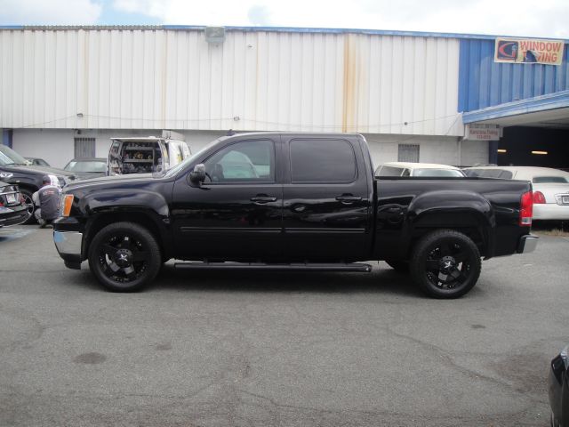 2007 GMC Sierra 1500 2WD Crew Cab 143.5