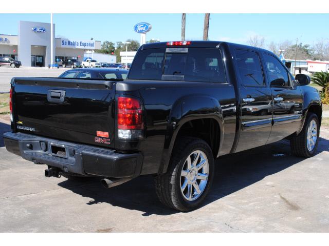 2009 GMC Sierra 1500 EX Sedan 4D