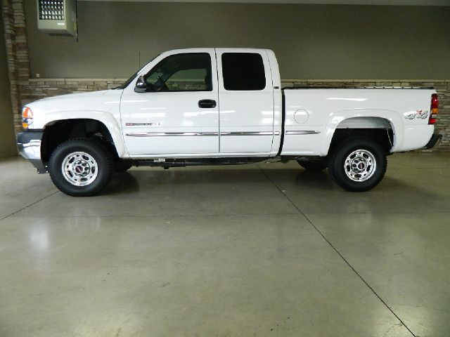 2002 GMC Sierra 2500 Standard 4X4 Hardtop