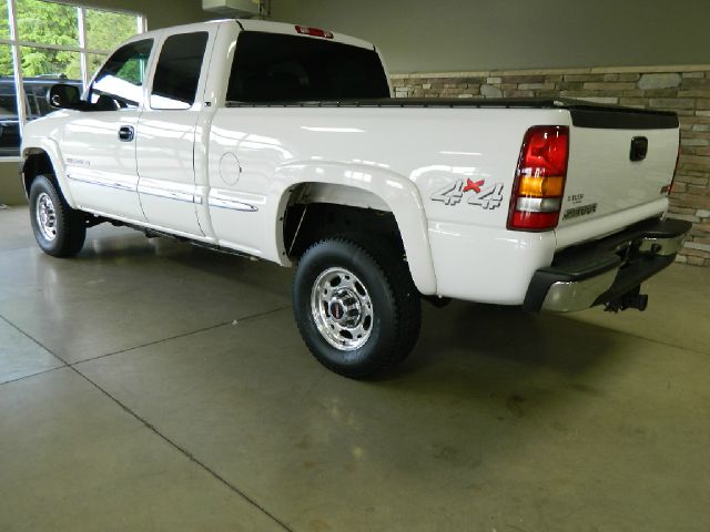 2002 GMC Sierra 2500 Standard 4X4 Hardtop