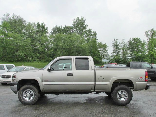 2002 GMC Sierra 2500 Luxury Package AWD