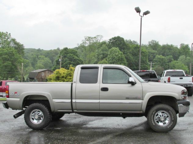 2002 GMC Sierra 2500 Luxury Package AWD