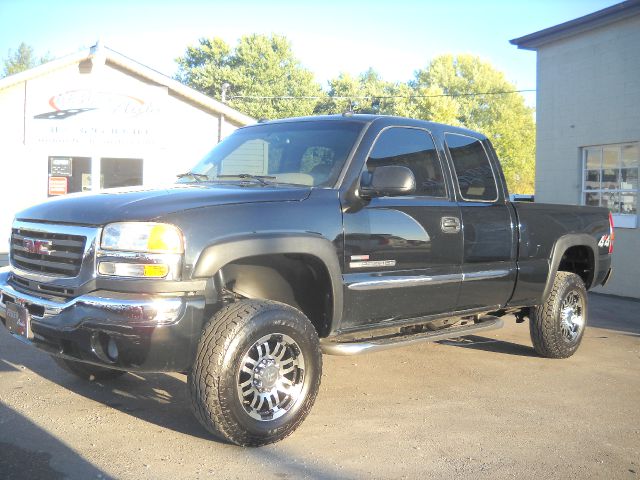 2003 GMC Sierra 2500 LE Sedan