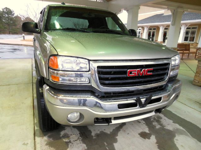 2003 GMC Sierra 2500 4DR Luxury 4X4