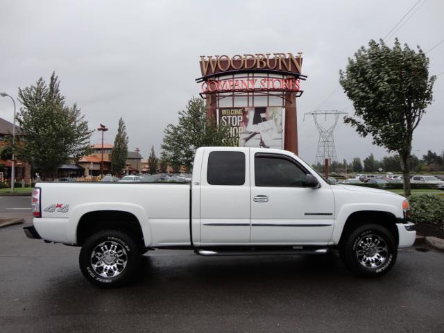 2003 GMC Sierra 2500 4dr EX Auto