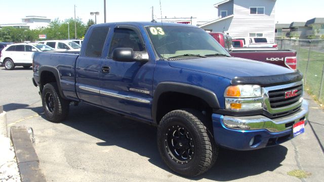 2003 GMC Sierra 2500 Standard 4X4 Hardtop