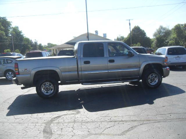 2003 GMC Sierra 2500 4DR Luxury 4X4