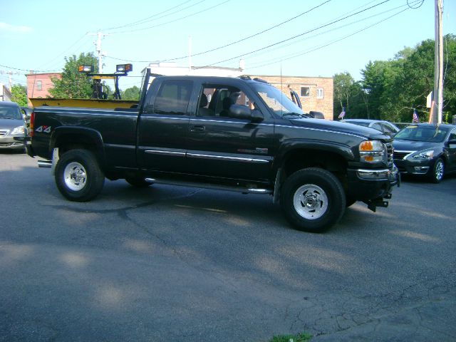 2003 GMC Sierra 2500 LE Sedan