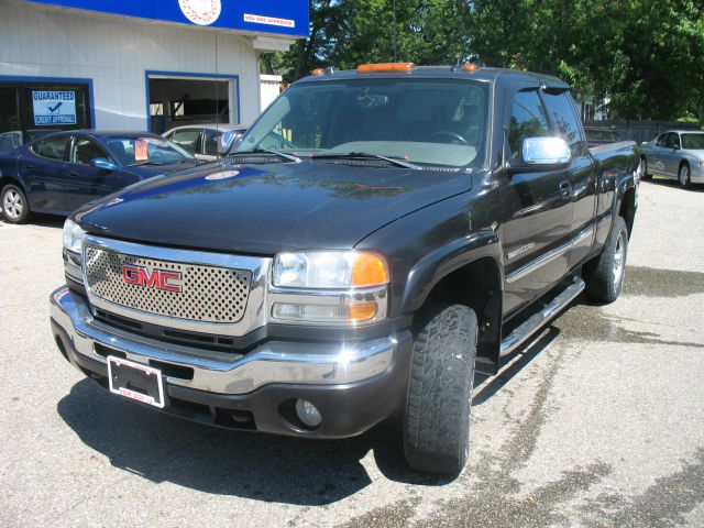 2004 GMC Sierra 2500 4DR SUV AT