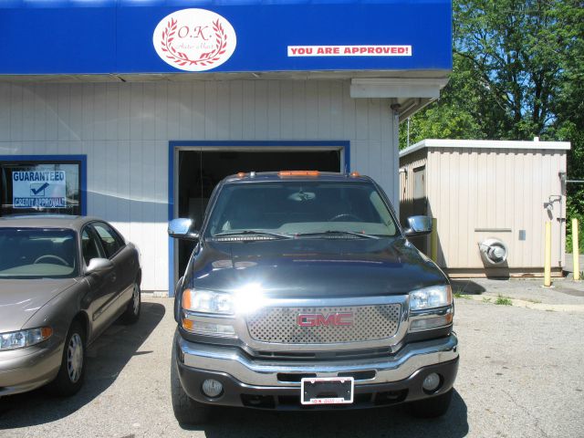 2004 GMC Sierra 2500 4DR SUV AT