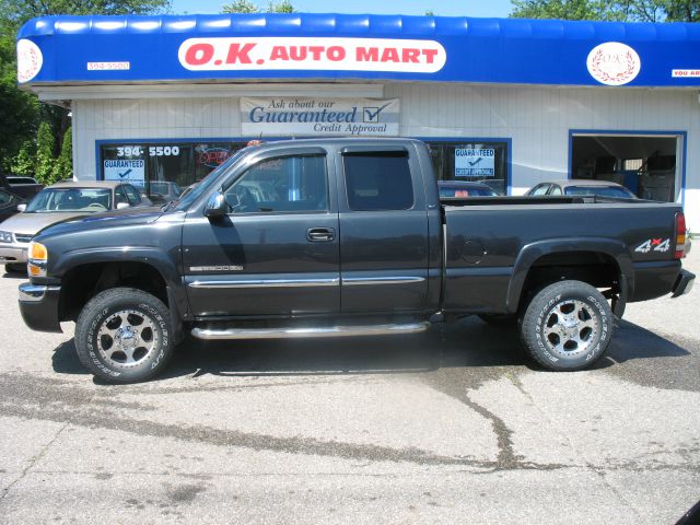 2004 GMC Sierra 2500 4DR SUV AT