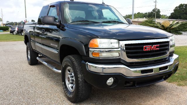 2004 GMC Sierra 2500 4DR SUV AT