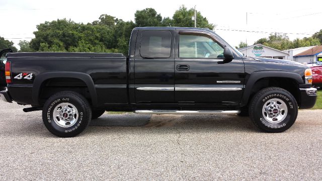 2004 GMC Sierra 2500 4DR SUV AT