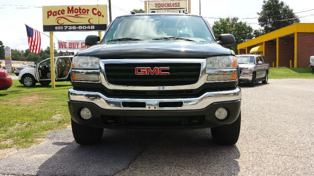 2004 GMC Sierra 2500 4DR SUV AT