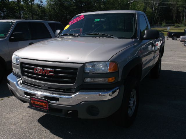 2004 GMC Sierra 2500 LS 2WD 4dr SUV