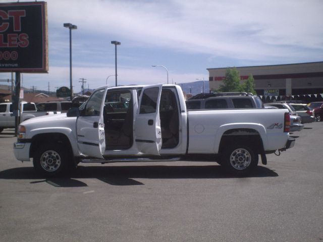 2004 GMC Sierra 2500 4WD 4dr AT