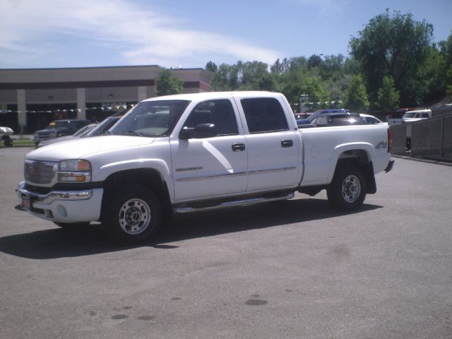 2004 GMC Sierra 2500 4WD 4dr AT