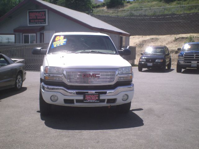 2004 GMC Sierra 2500 4WD 4dr AT