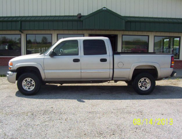 2004 GMC Sierra 2500 SLE Sierra 2WD