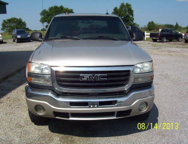 2004 GMC Sierra 2500 SLE Sierra 2WD