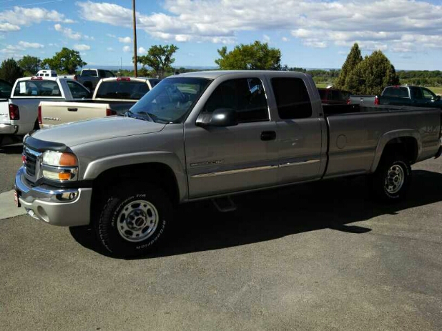 2004 GMC Sierra 2500 Dually 3500 Club Coupe