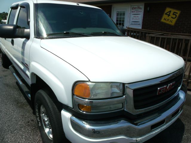 2004 GMC Sierra 2500 4WD 4dr AT