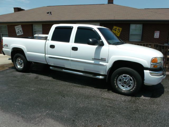 2004 GMC Sierra 2500 4WD 4dr AT